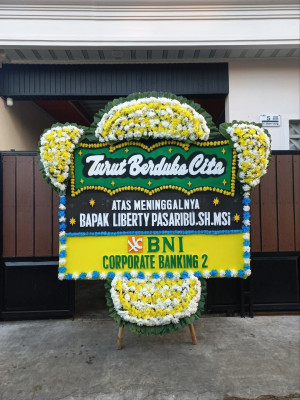Papan Bunga Duka di Kalapanunggal