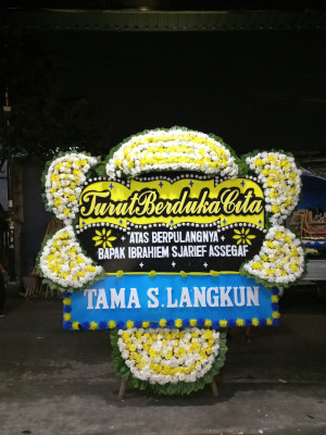 Papan Bunga Duka di Kalapanunggal